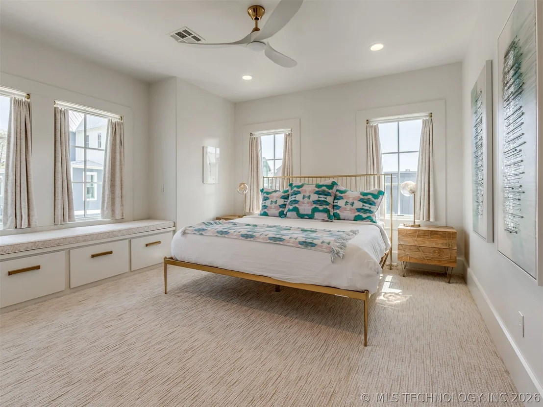 Photo of 120 Lower Green Way