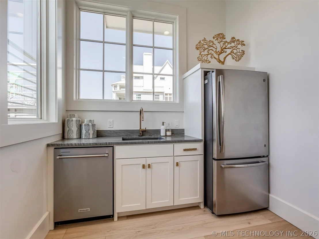 Photo of 120 Lower Green Way