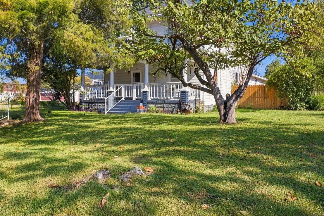 Photo of 724 W Cedar Street