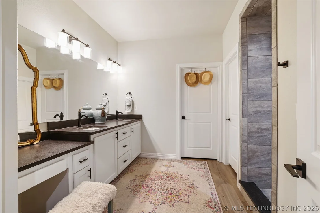 Photo of 302 Peachtree Road