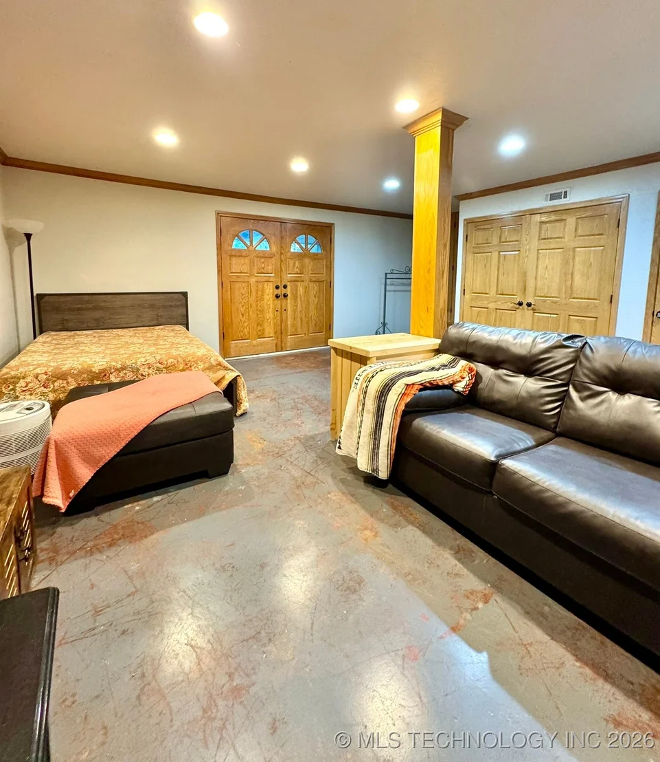 Photo of 1048 Robin Hood Road
