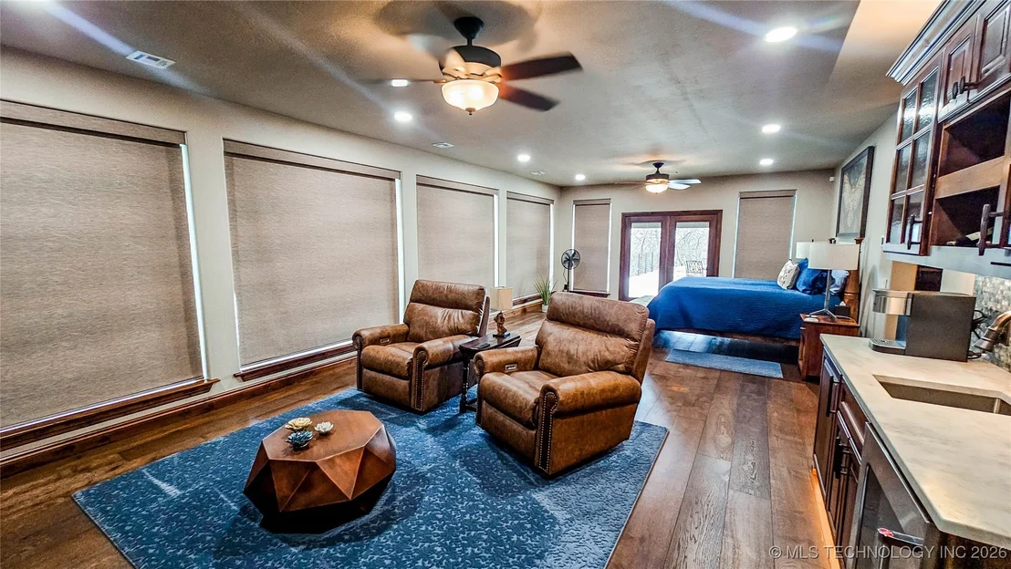 Photo of 417188 Mockingbird Lane
