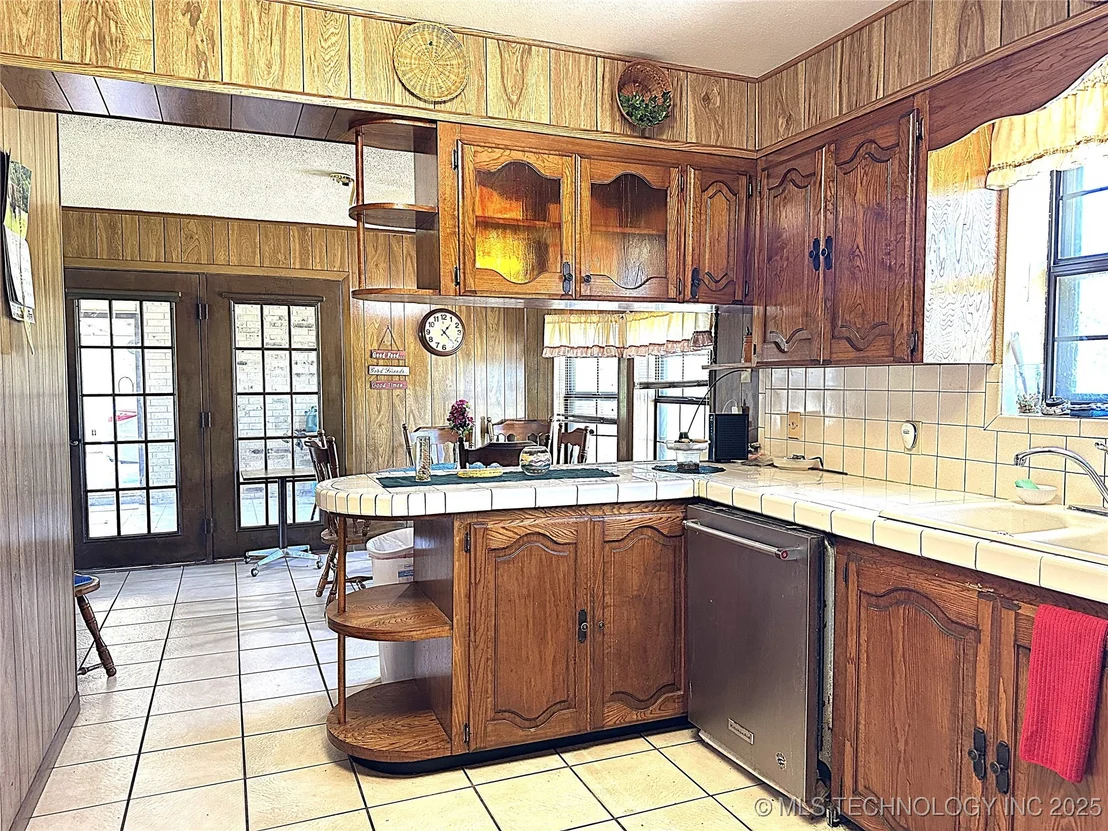 Photo of 511 Stolfa Street SE