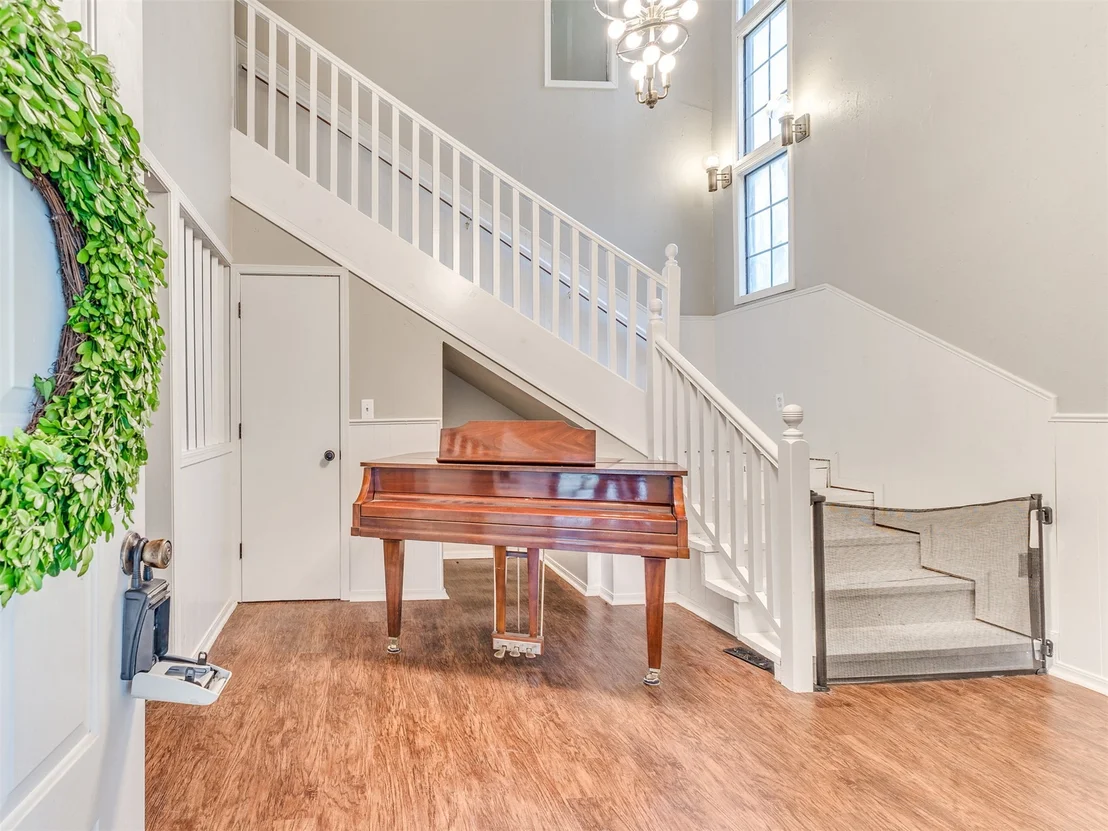 Photo of 211 N State Street