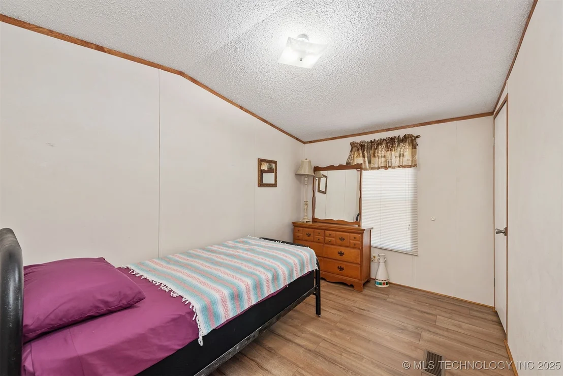 Photo of 420229 E 1144 Road