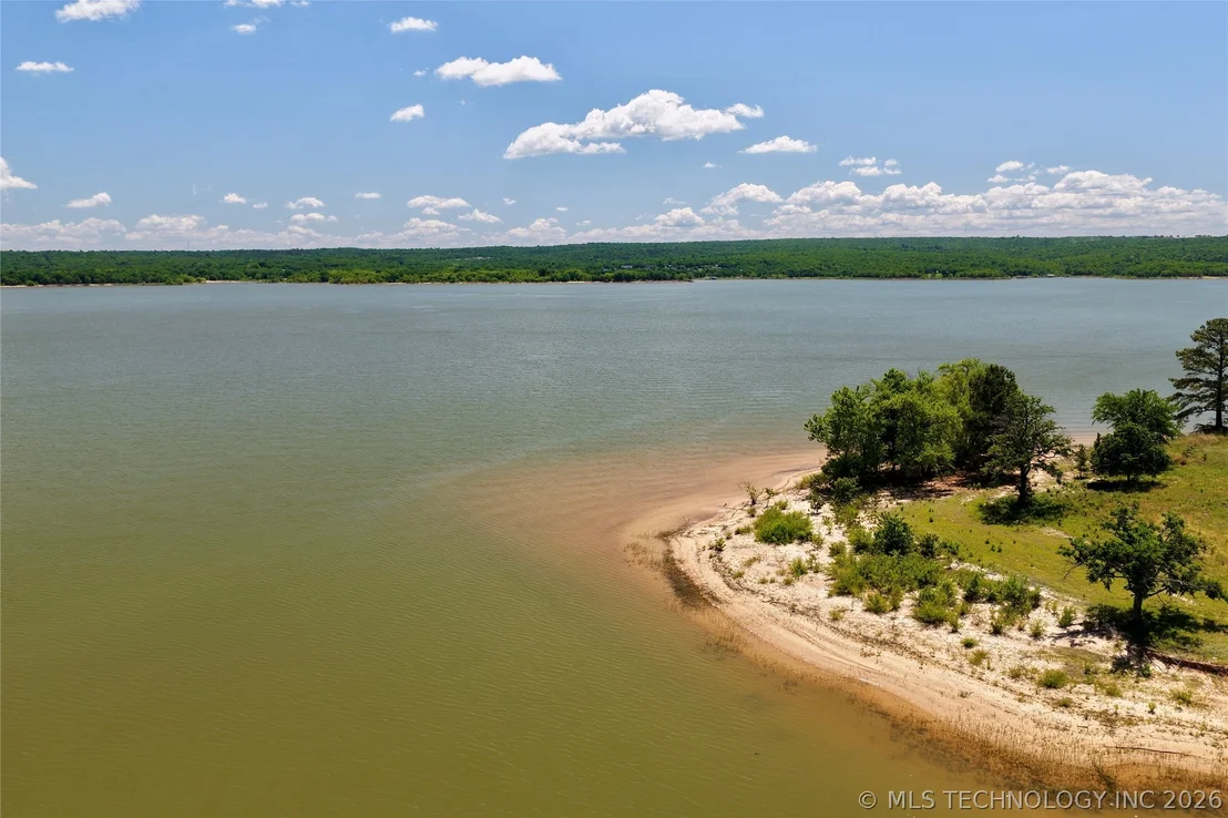 Photo of 105 Lakeview Drive