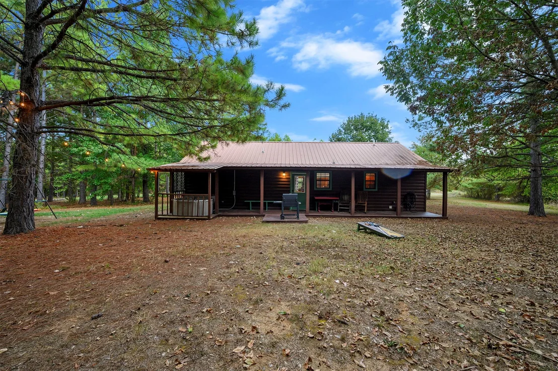 Photo of 609 Canoe Road