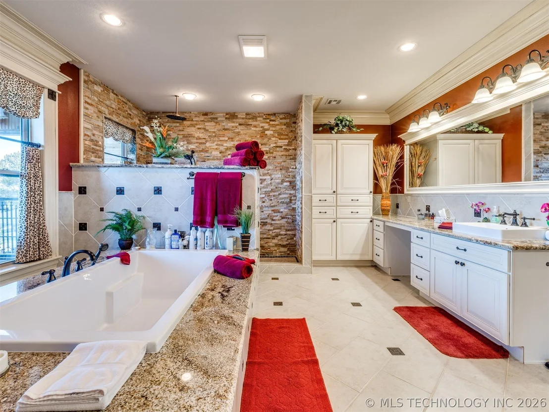 Photo of 414498 E 1170 Road