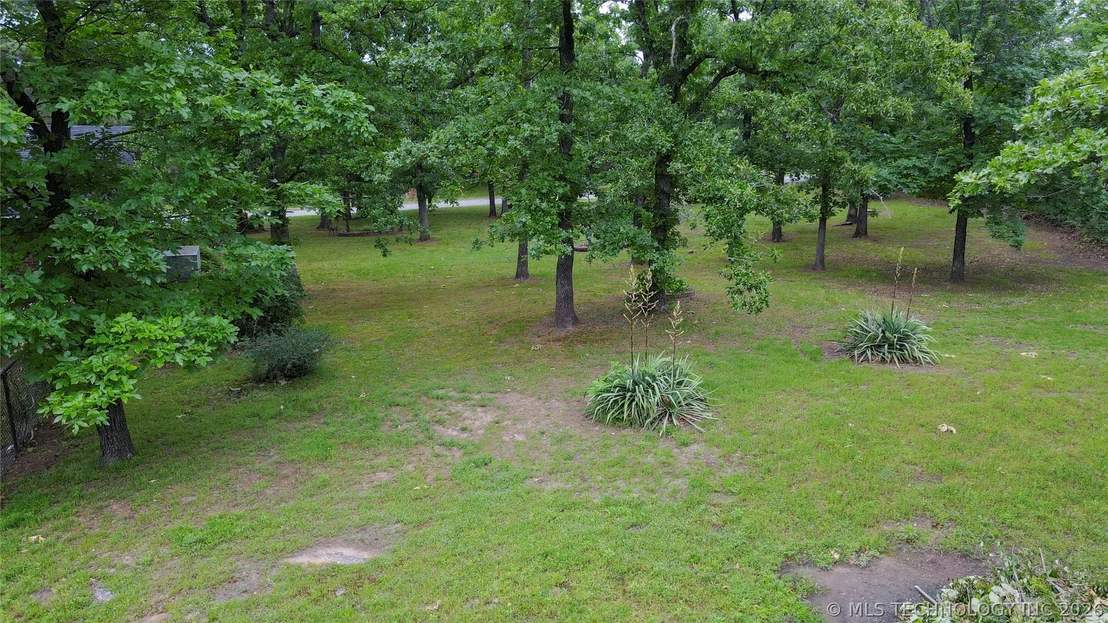 Photo of 105 W Mockingbird Lane
