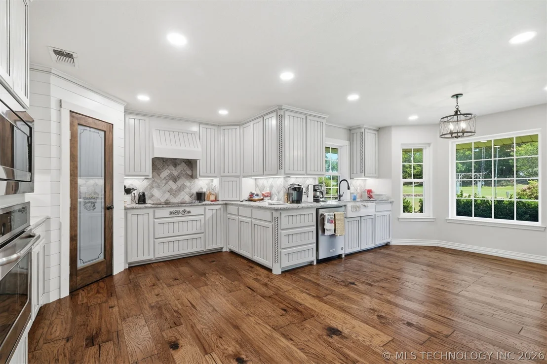 Photo of 2464 S Roberta Road