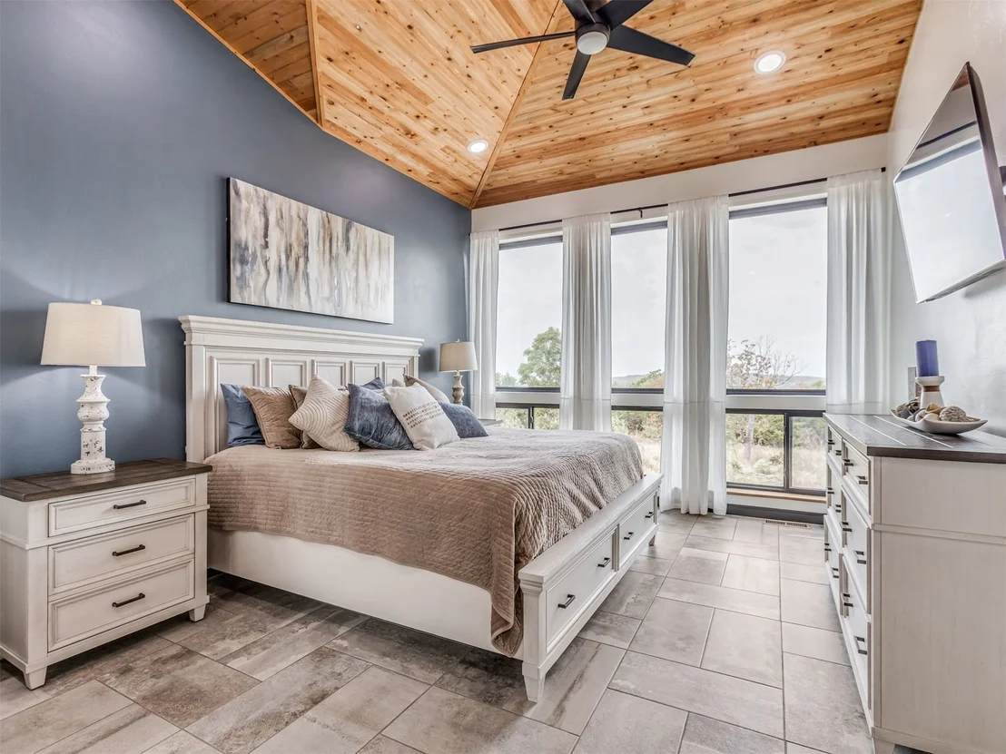 Photo of 1073 Hidden Ridge Road