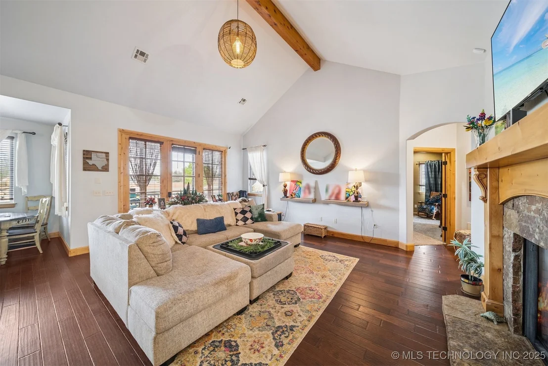 Photo of 908 W 9th Street