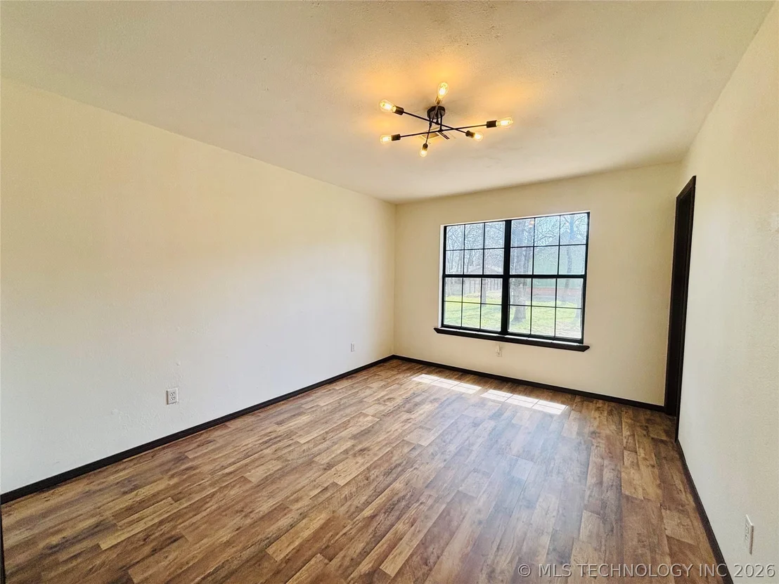 Photo of 417308 Bridgeport Road