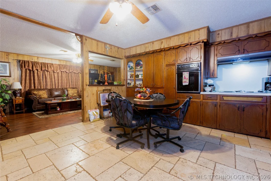 Photo of 105 W Mockingbird Lane