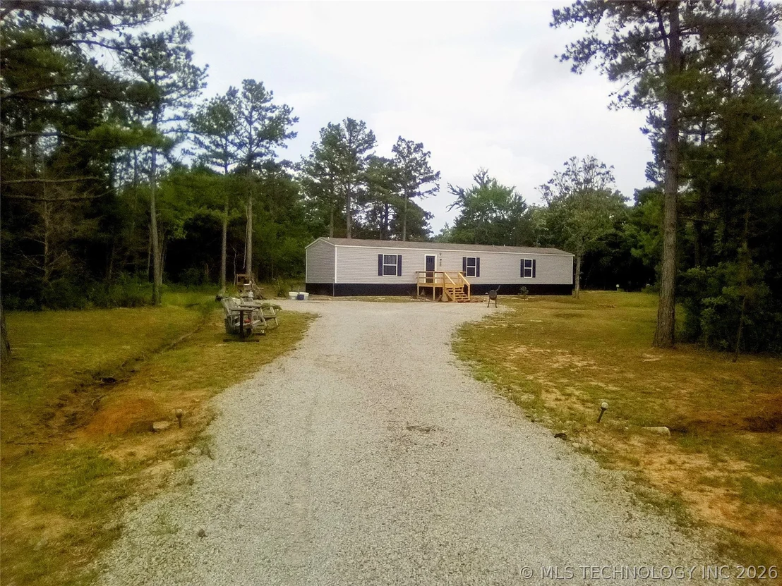 Photo of 21 County Line Road E