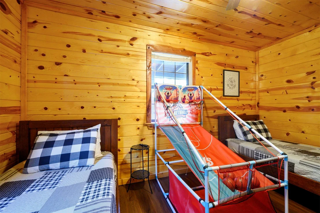 Photo of 609 Canoe Road