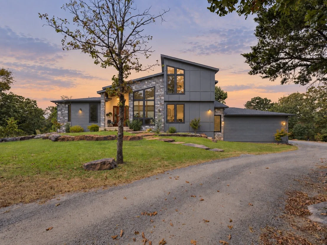 Photo of 1073 Hidden Ridge Road