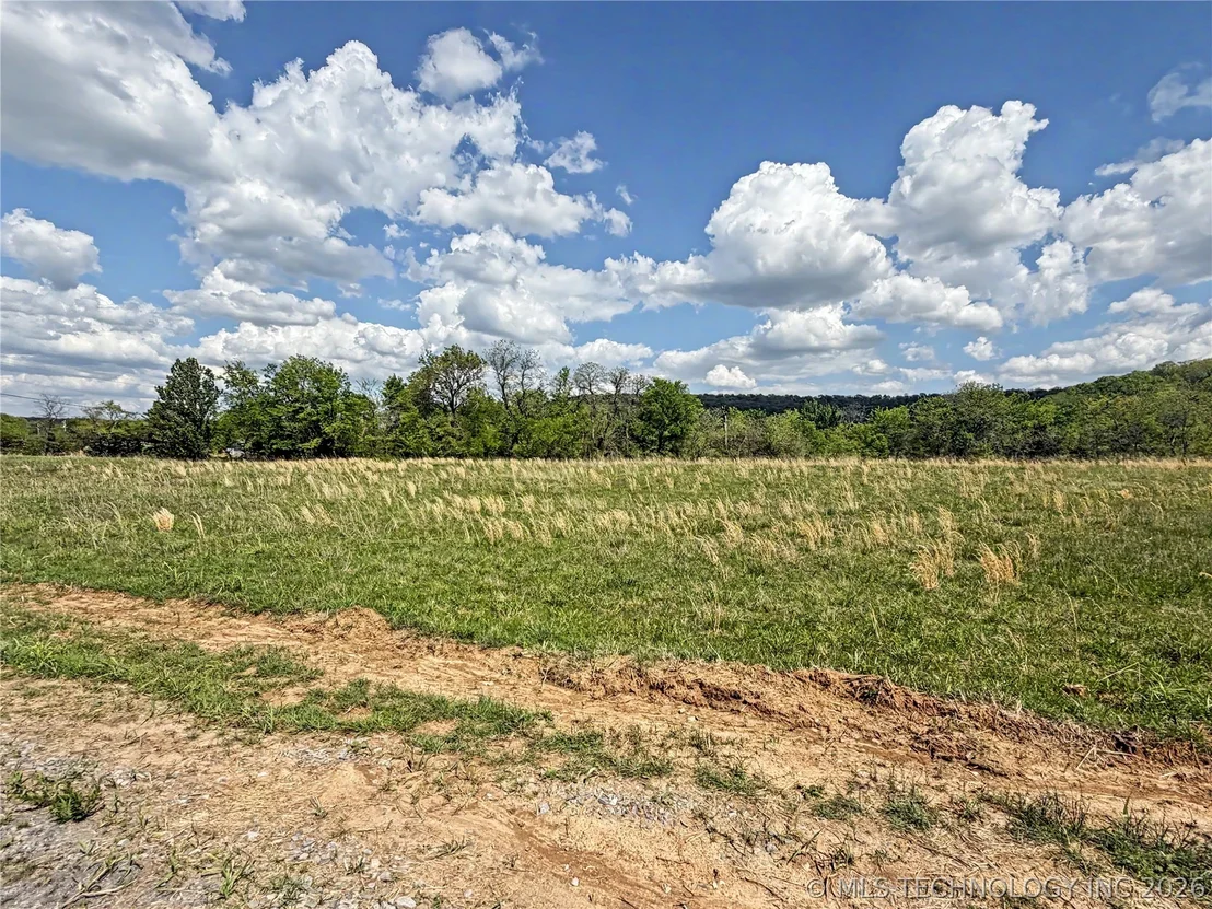 Photo of 404 S Thunder Road