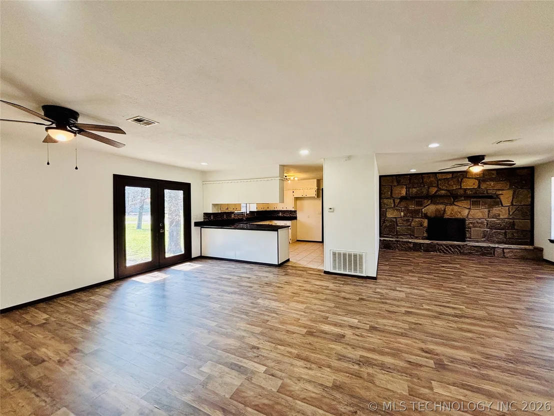 Photo of 417308 Bridgeport Road