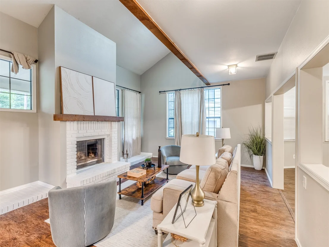 Photo of 211 N State Street