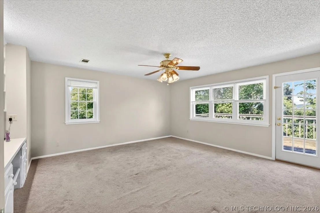 Photo of 36602 Ridge