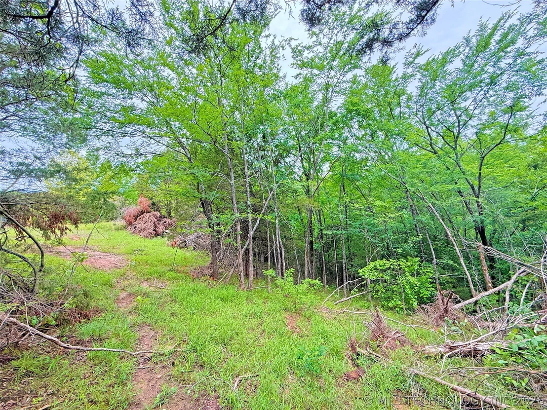 Photo of 46 Lakeside Circle