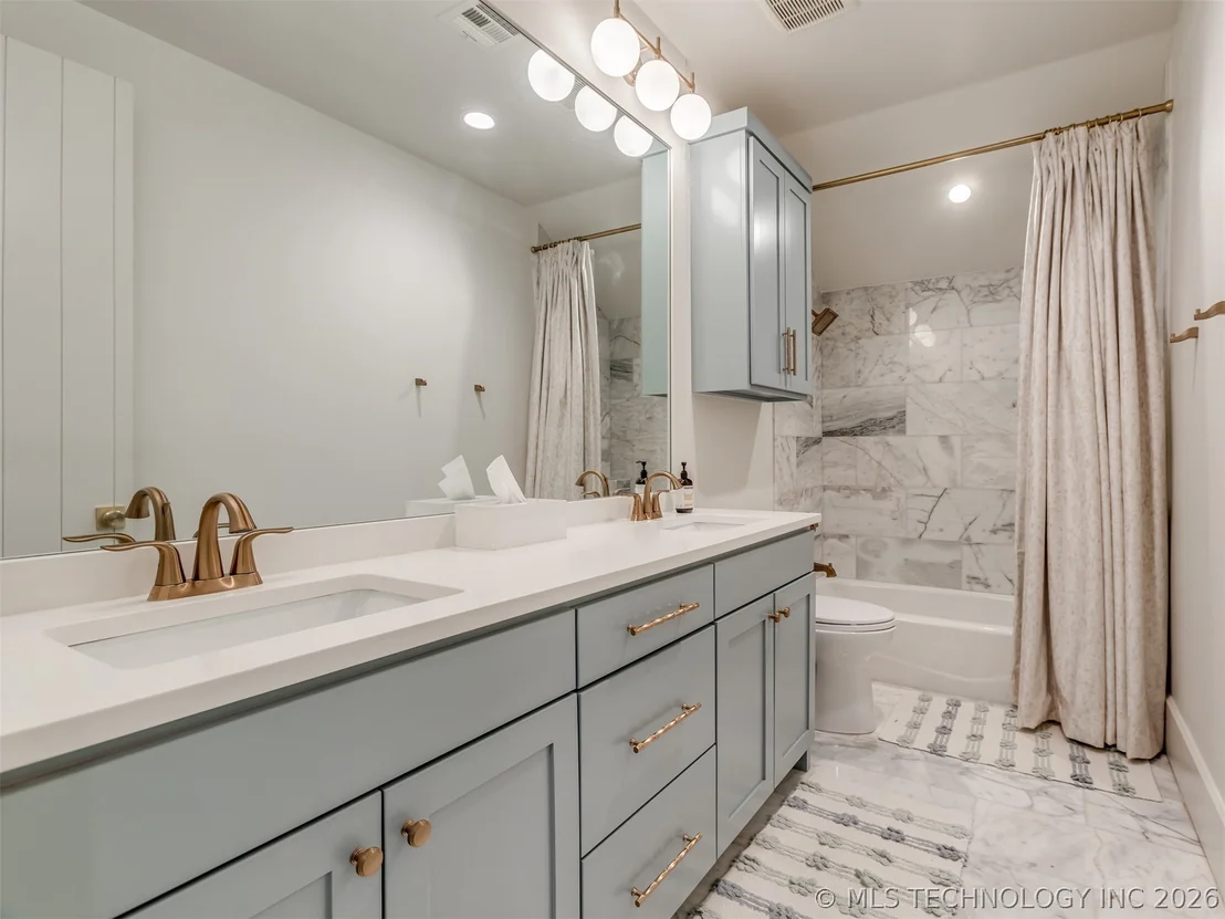 Photo of 120 Lower Green Way