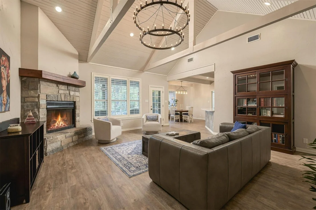 Photo of 205 Thousand Oaks