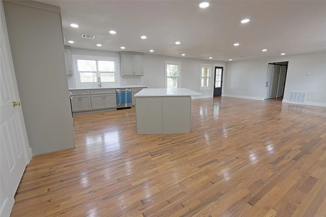 Photo of 8441 Old Taft Road