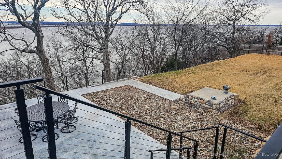Photo of 417188 Mockingbird Lane