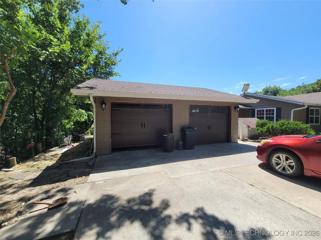 Photo of 395 Bower Road