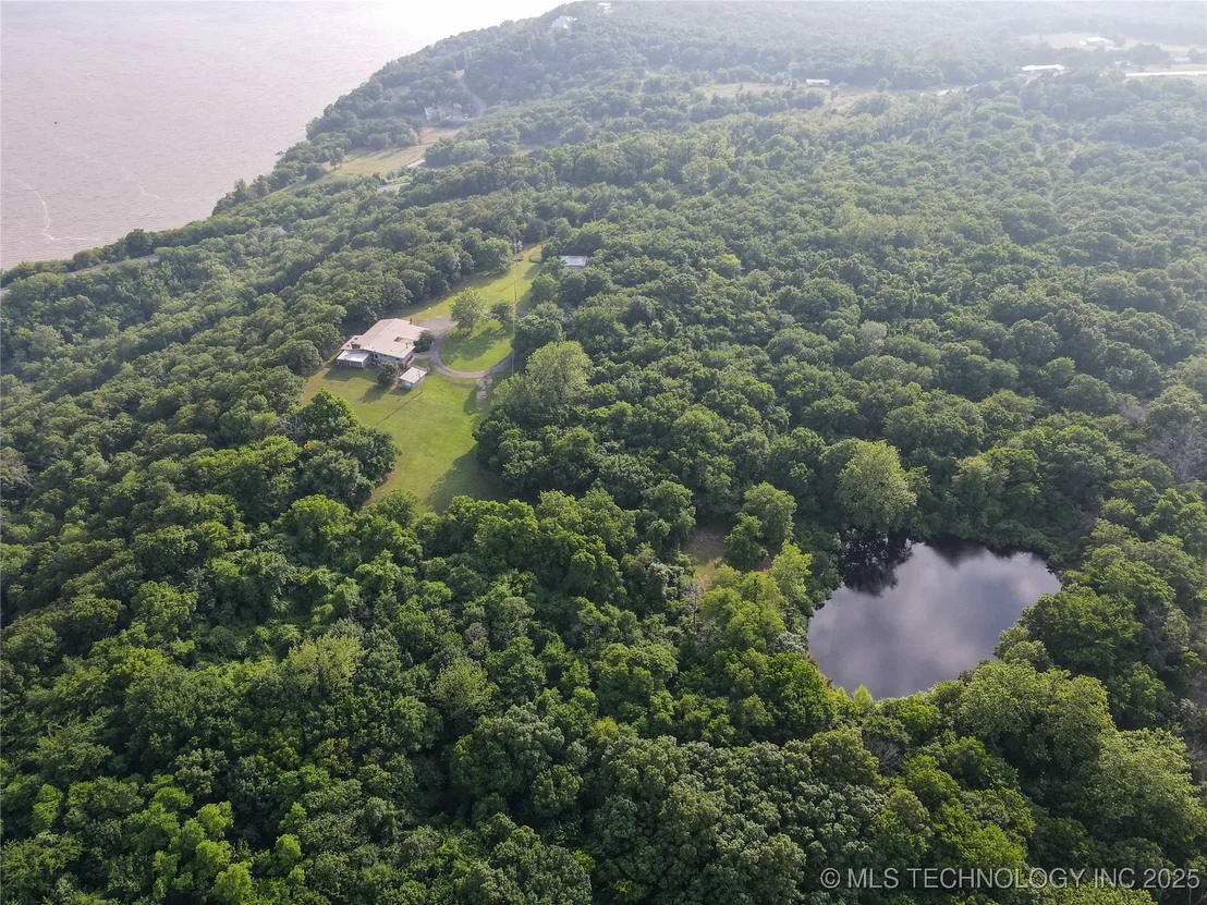 Photo of 418391 E 1215 Road