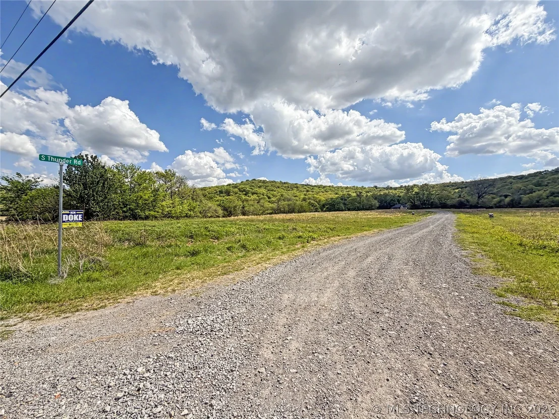 Photo of 404 S Thunder Road
