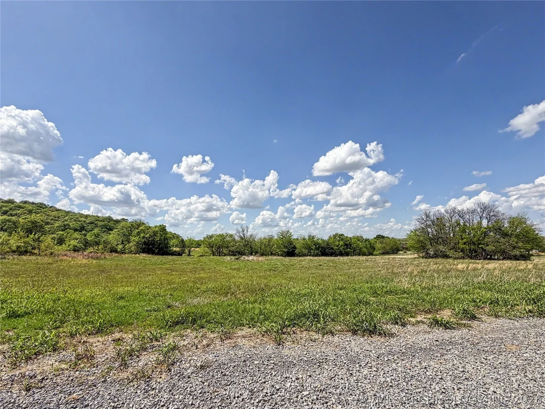 Photo of 420 S Thunder Road