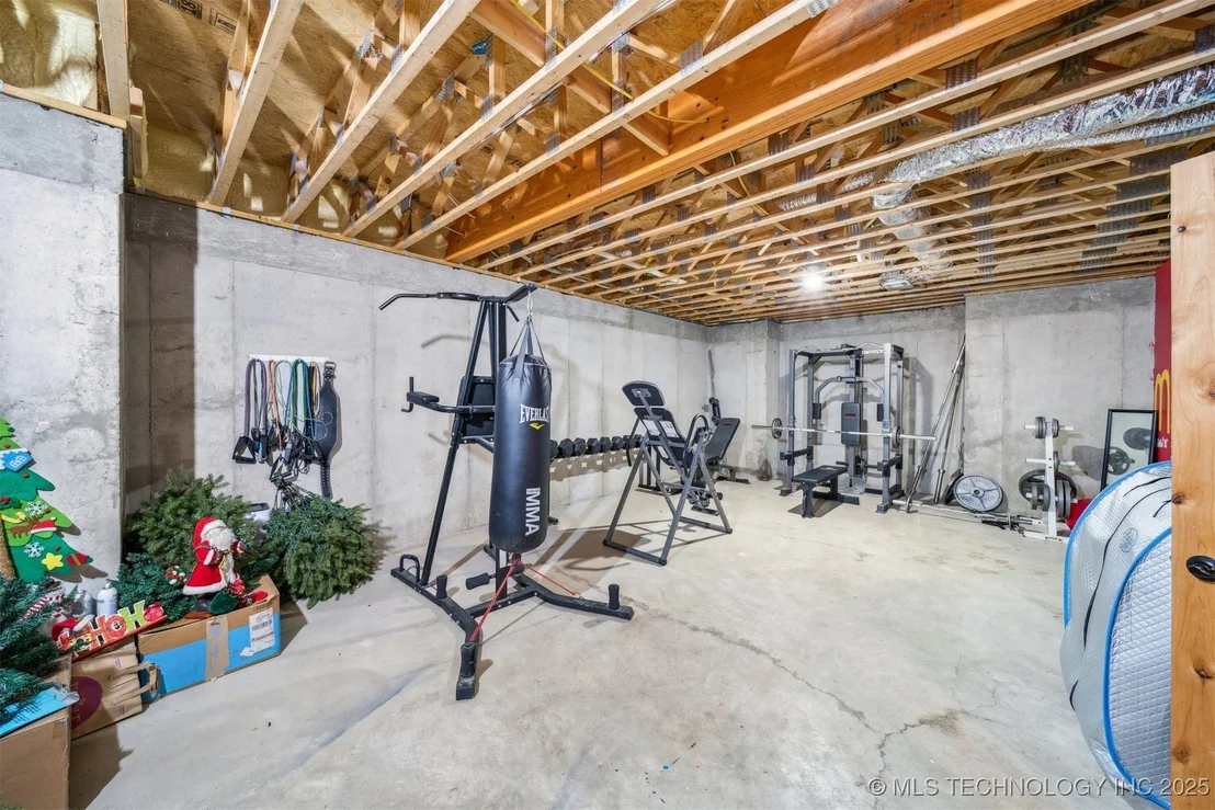Photo of 908 W 9th Street