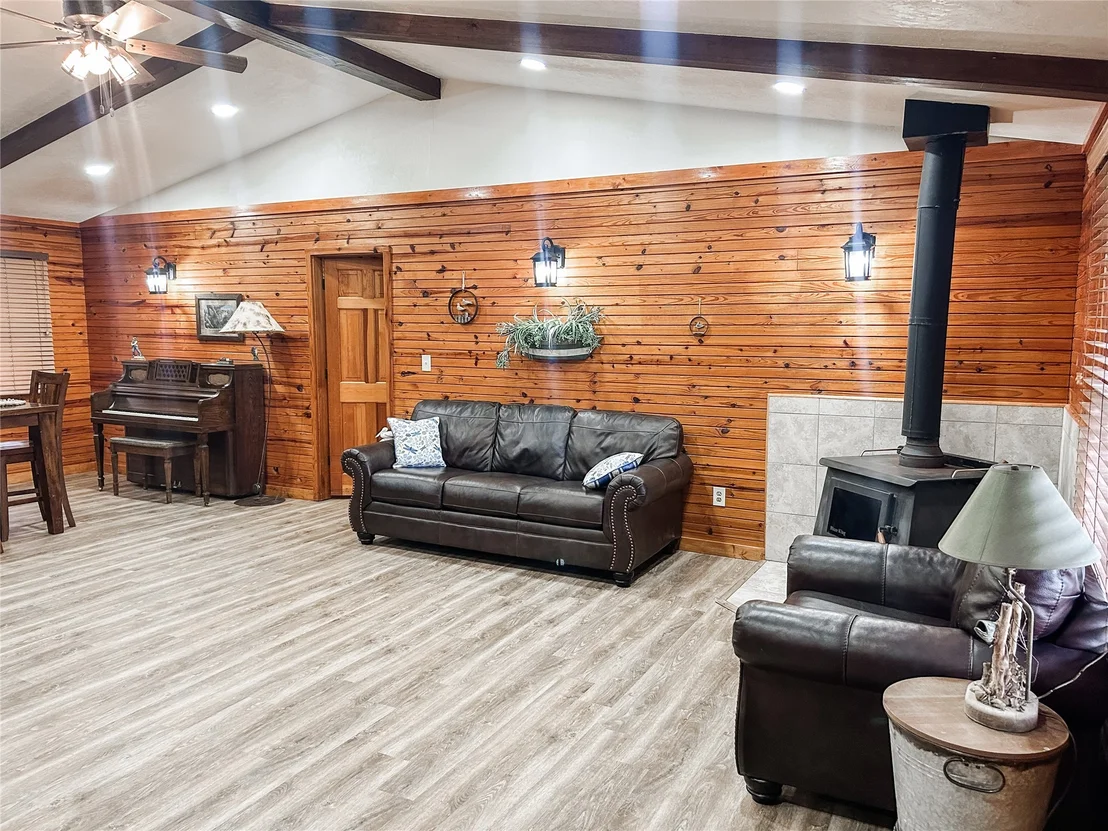 Photo of 589 Mohawk Drive