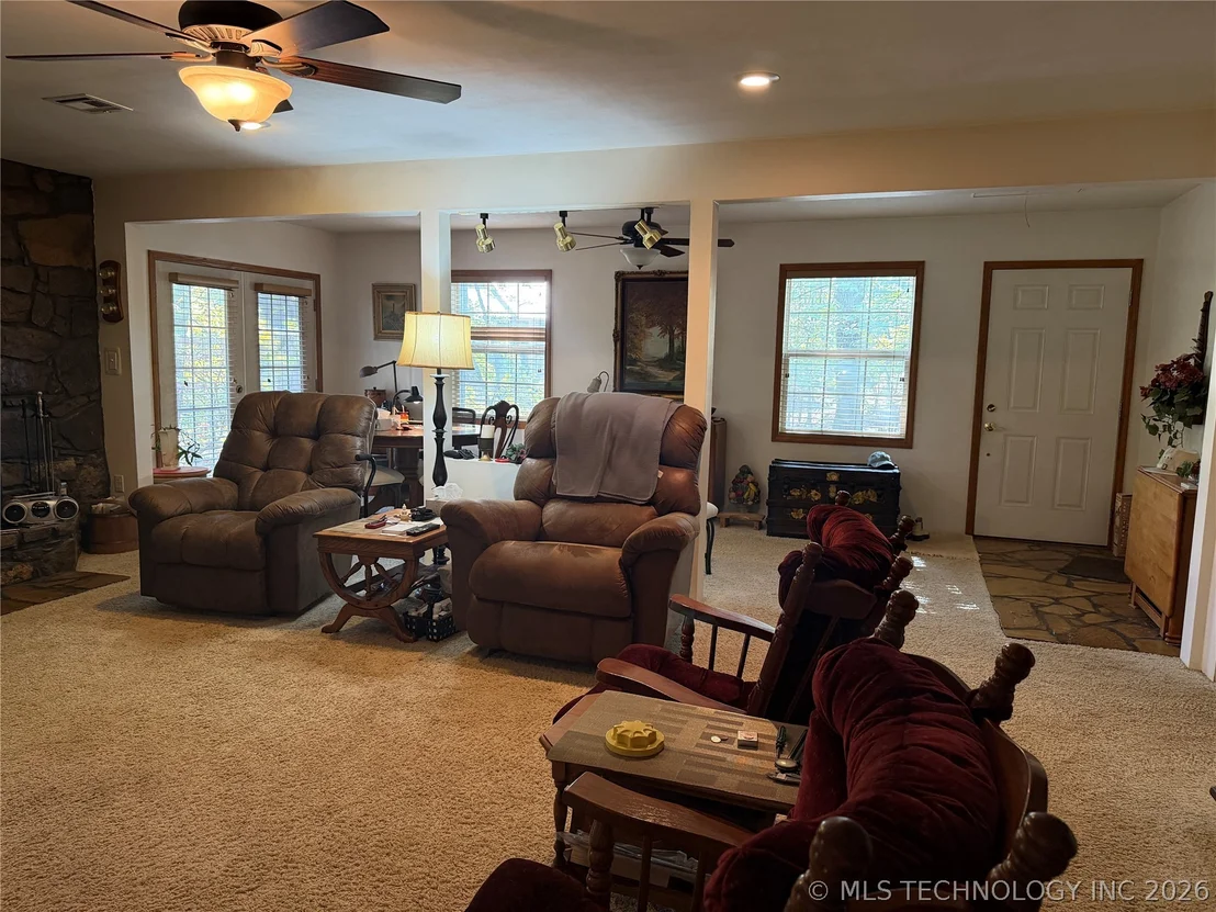 Photo of 425671 E 1168 Road