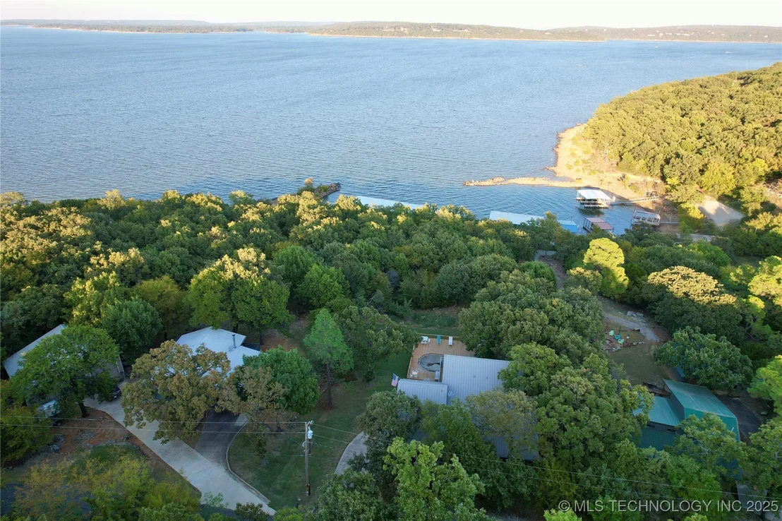 Photo of 1048 Robin Hood Road