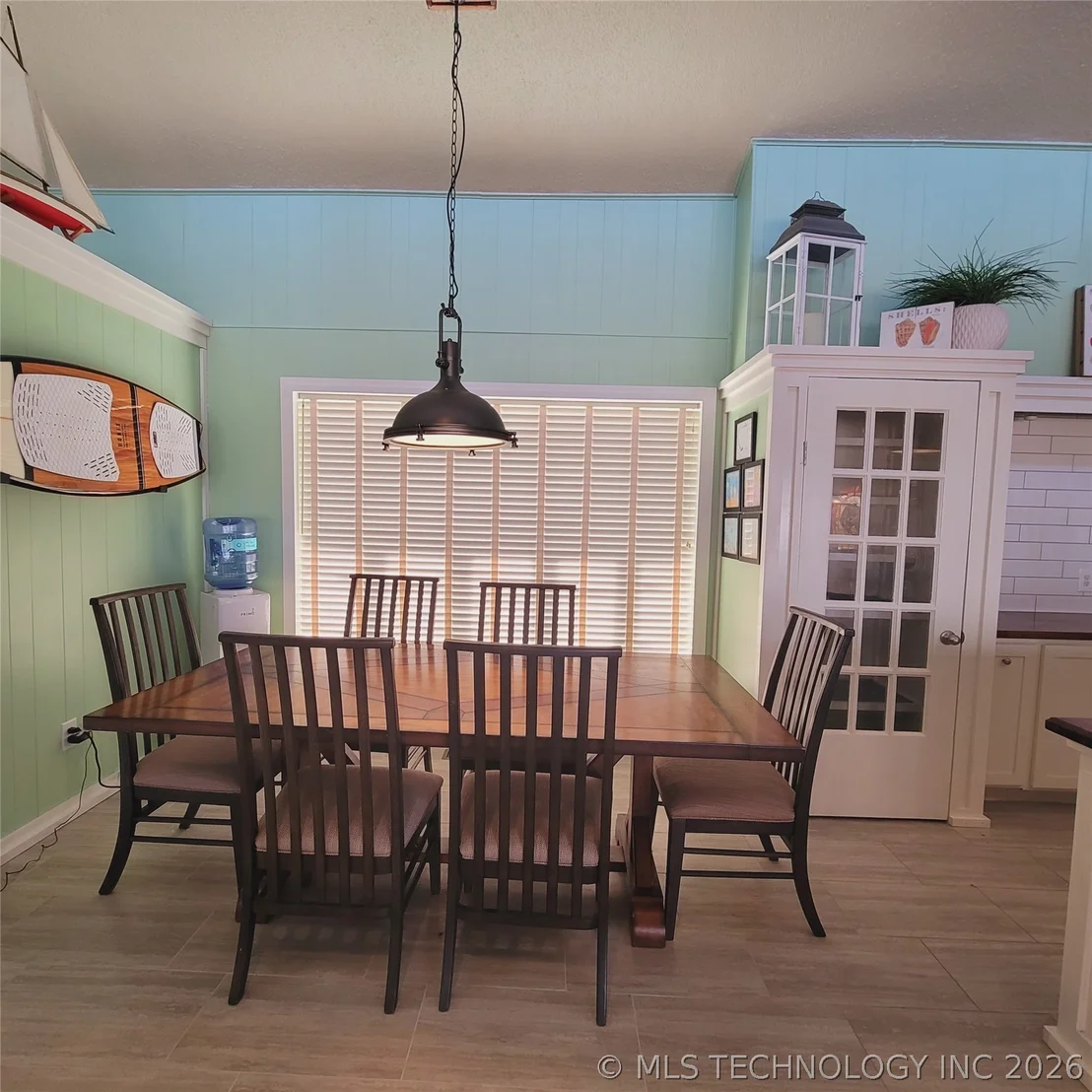 Photo of 105 Lakeview Drive