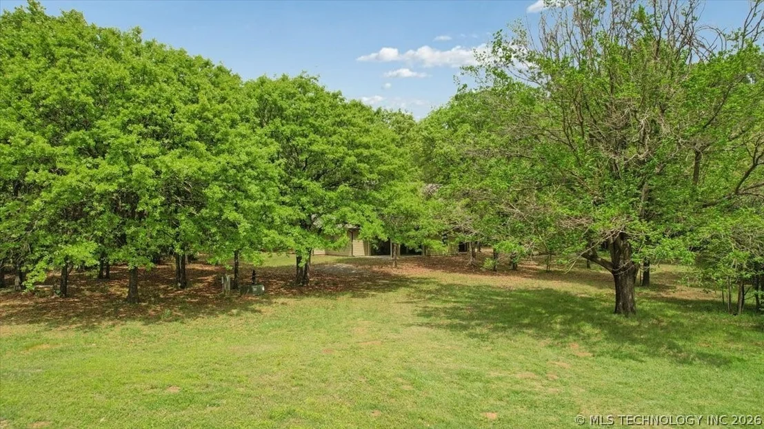 Photo of 900 W Hardesty Road
