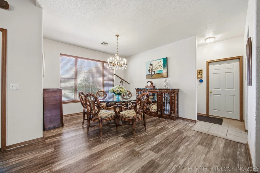 Photo of 2445 Avalon Drive