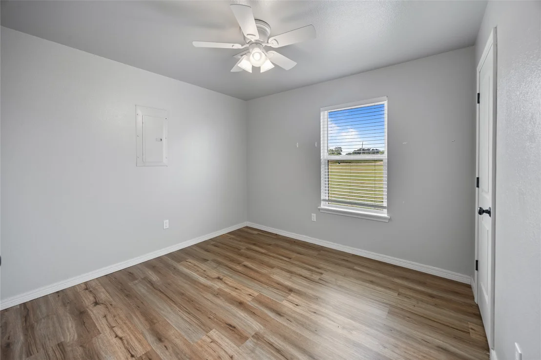 Photo of 4420 W 580