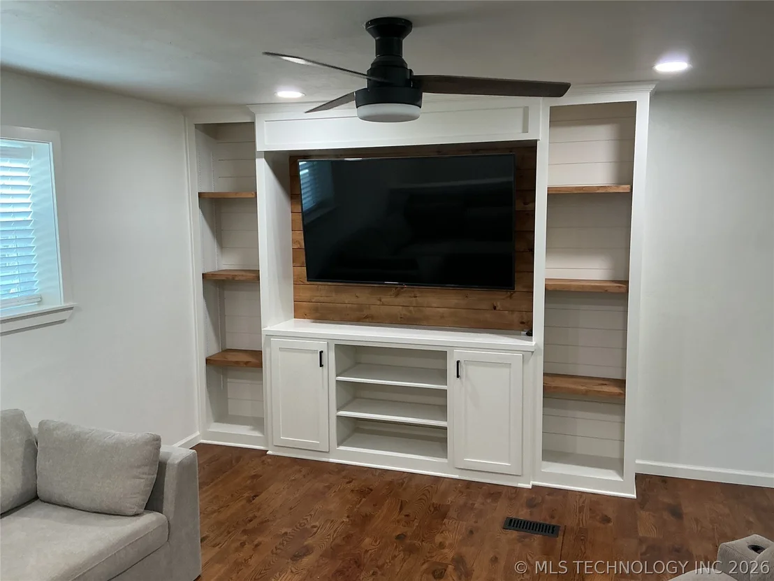 Photo of 8959 Birch Street