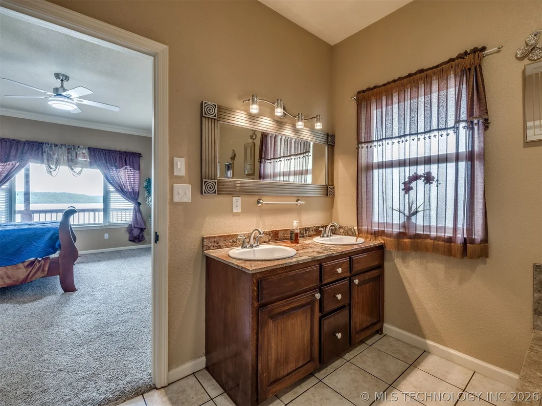 Photo of 332 E Highland Avenue