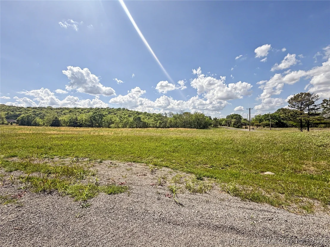Photo of 428 S Thunder Road