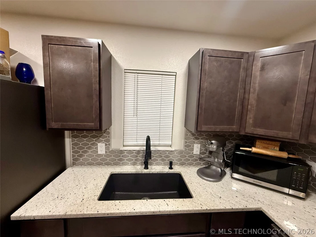 Photo of 989 Sequoyah Drive