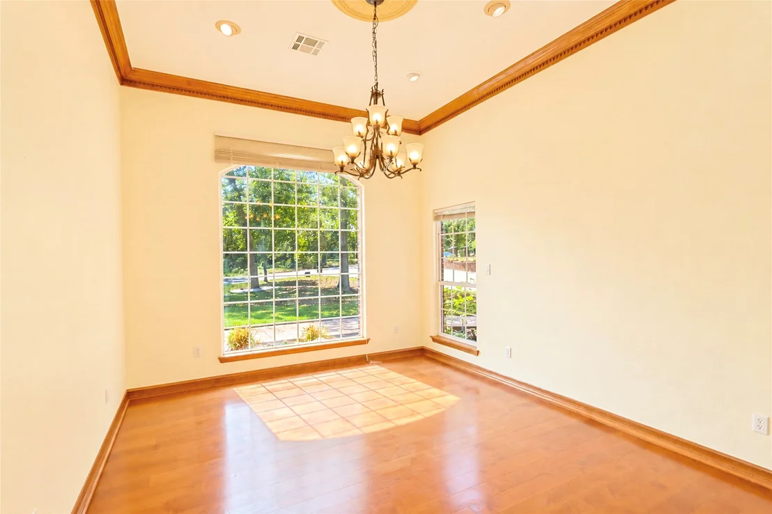 Photo of 25 E Shoreline Drive