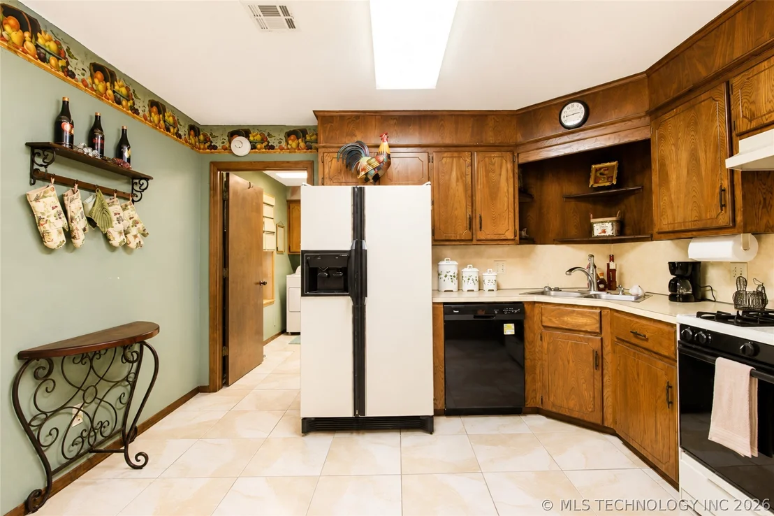 Photo of 15895 Briar Road