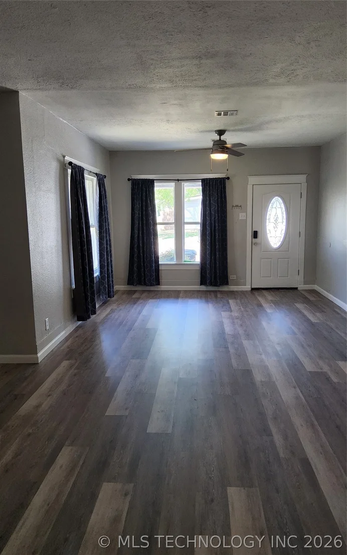 Photo of 711 W Beech