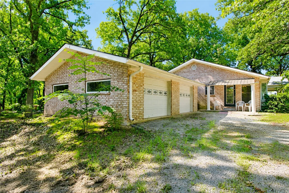 Photo of 3260 Howard Road